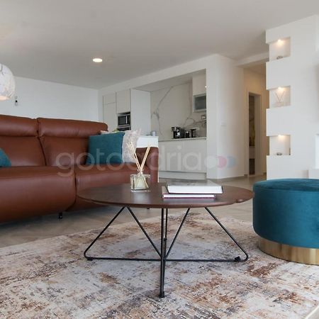 Villa Smaragd - Opal - Luxury Apt With Shared Pool And Private Hot Tub マカルスカ エクステリア 写真