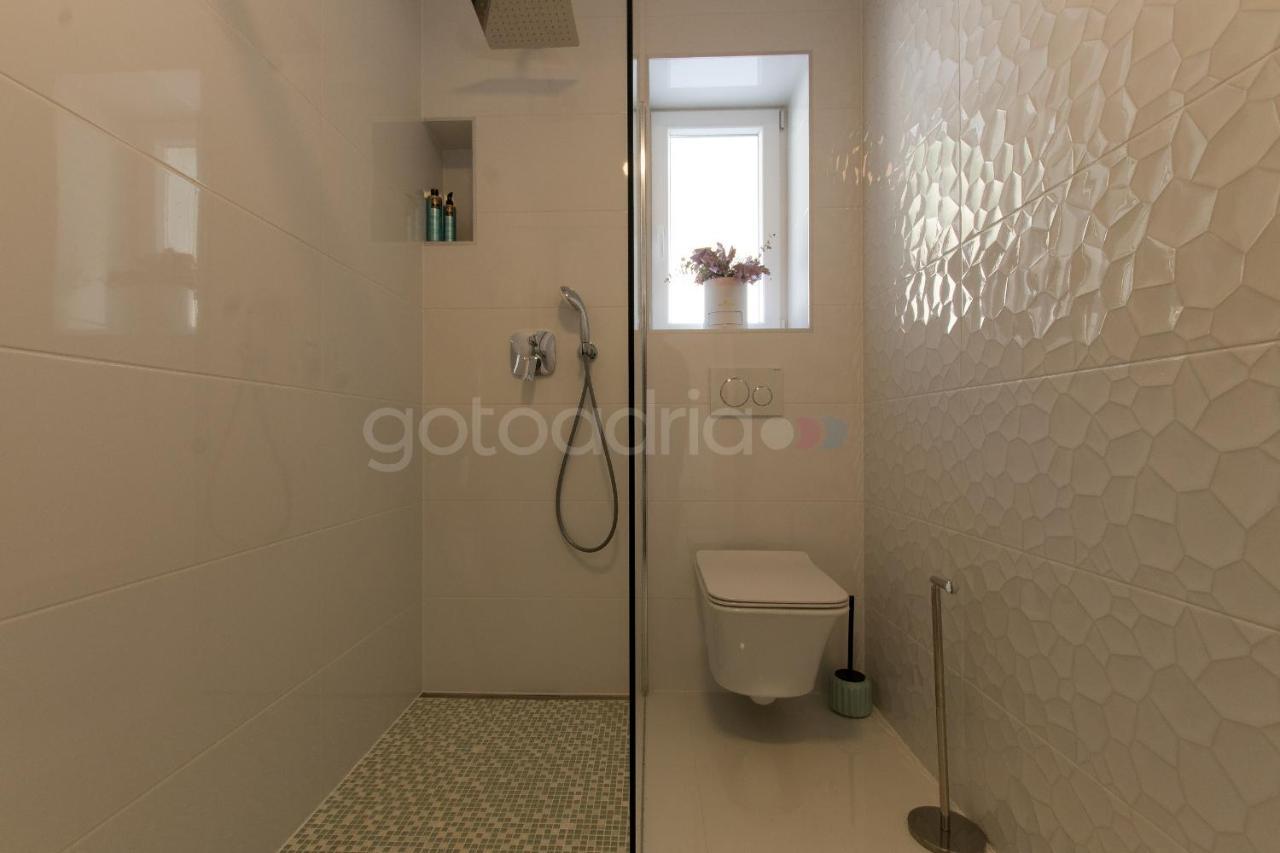 Villa Smaragd - Opal - Luxury Apt With Shared Pool And Private Hot Tub マカルスカ エクステリア 写真