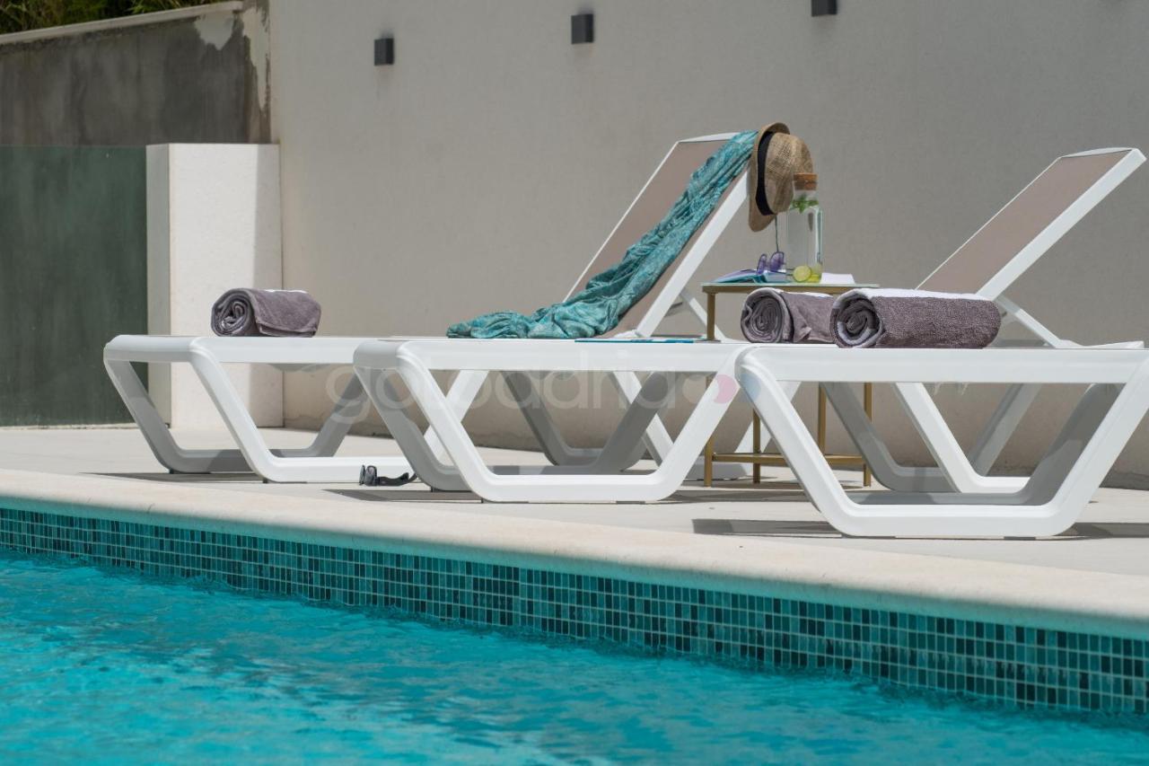 Villa Smaragd - Opal - Luxury Apt With Shared Pool And Private Hot Tub マカルスカ エクステリア 写真