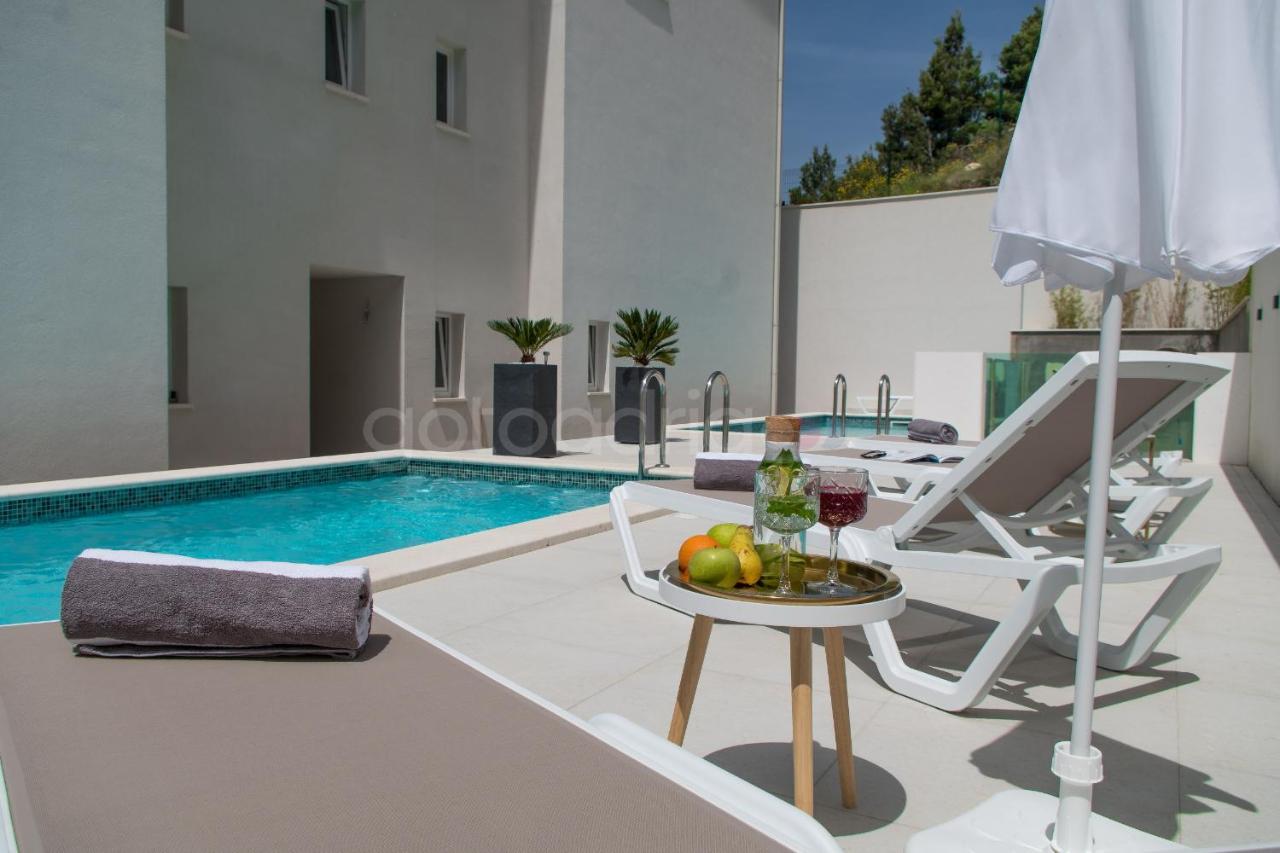 Villa Smaragd - Opal - Luxury Apt With Shared Pool And Private Hot Tub マカルスカ エクステリア 写真